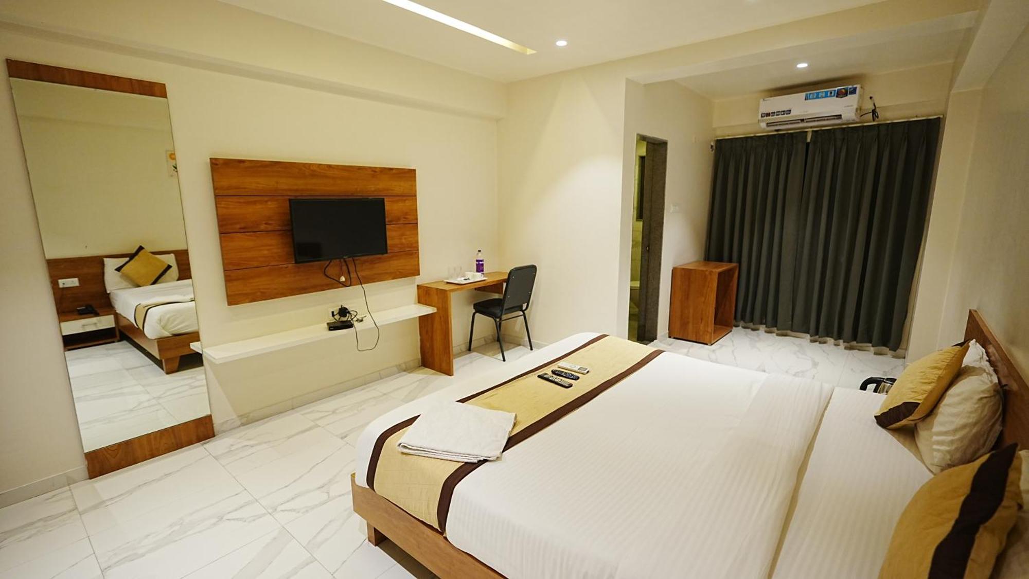L P Regency, Pune Exterior foto